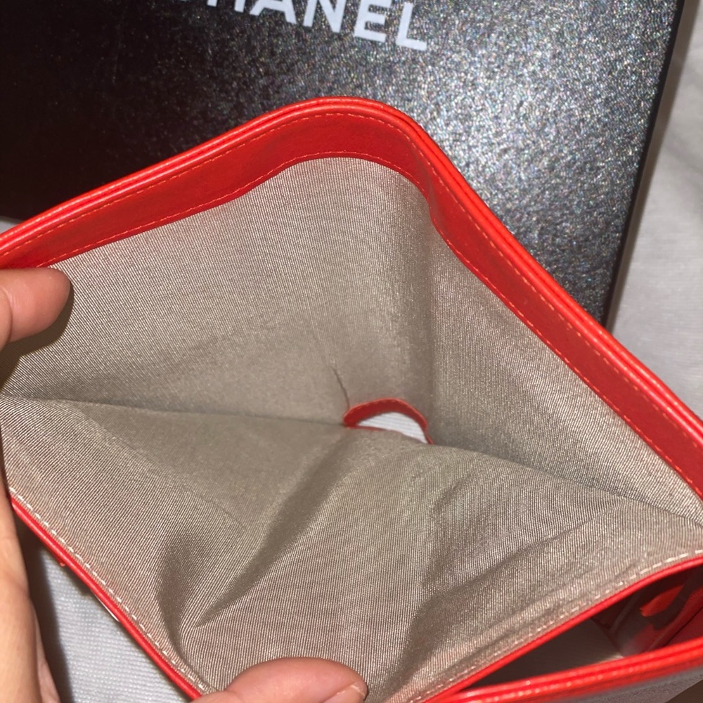 AUTHENTIC RED CHANEL CAVIAR LEATHER - LIKE NEW! - Picture 9 of 16